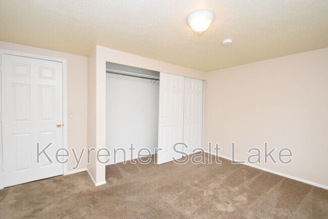 Building Photo - 9408 Turnpike Ln