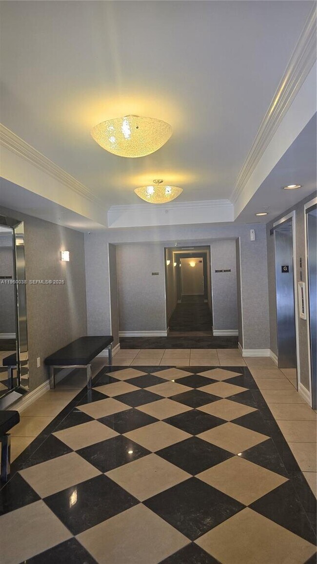 Building Photo - 1919 Van Buren St