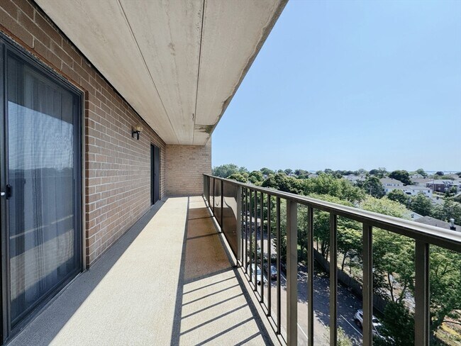 Building Photo - 185 Quincy Shore Dr