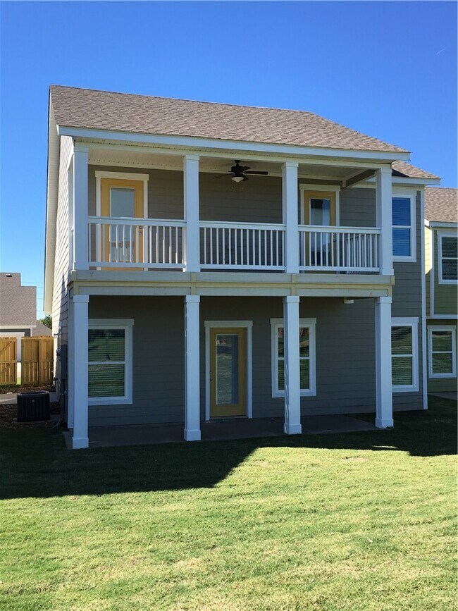 Building Photo - 1660 N Izard Ln