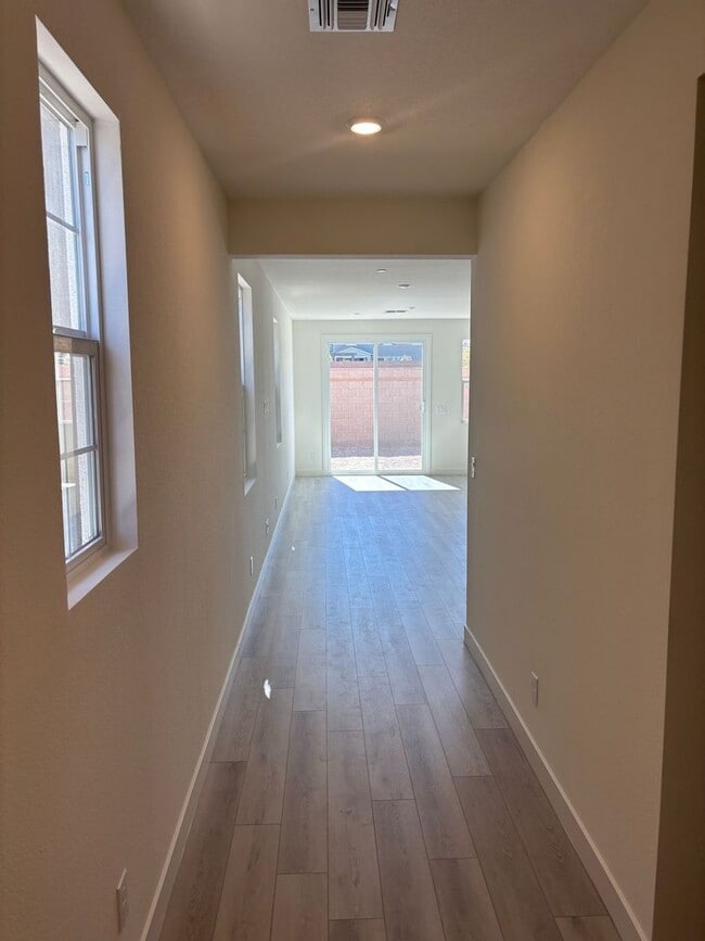 Building Photo - Modern 2-Story in Inspirada 4 Bed 3 Bath, Loft, Downstairs Bed & Open Floorplan