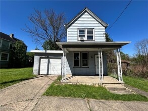 Building Photo - 507 Cedar Ave