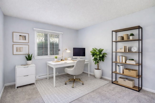 Building Photo - 413 Piccadilly Pl