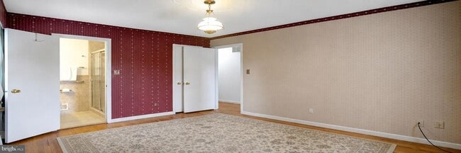 Building Photo - 4902 Ravensworth Rd