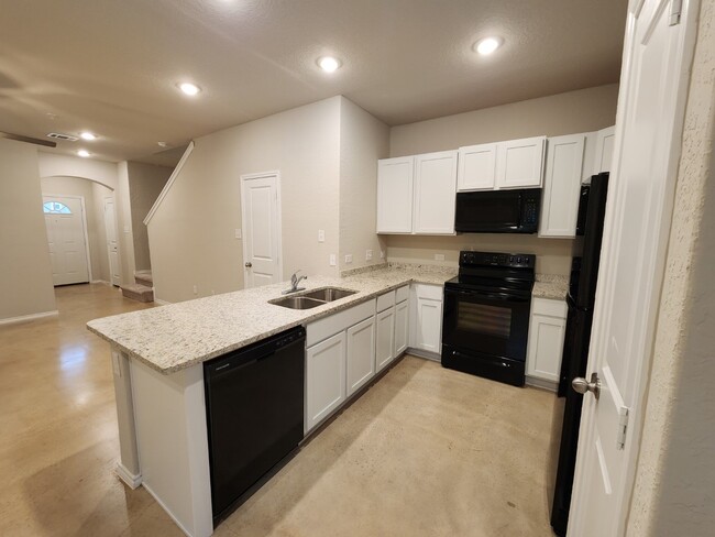 Building Photo - Move In Special - $200 Off 1st Months Rent...