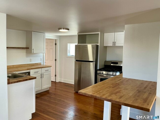 Building Photo - 74 Liberty St