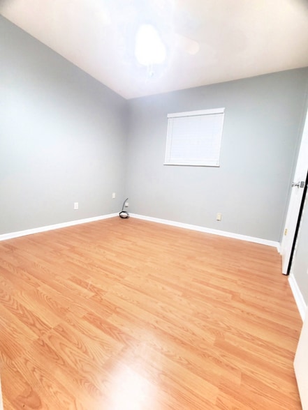 Building Photo - 8620 Chateau Cir