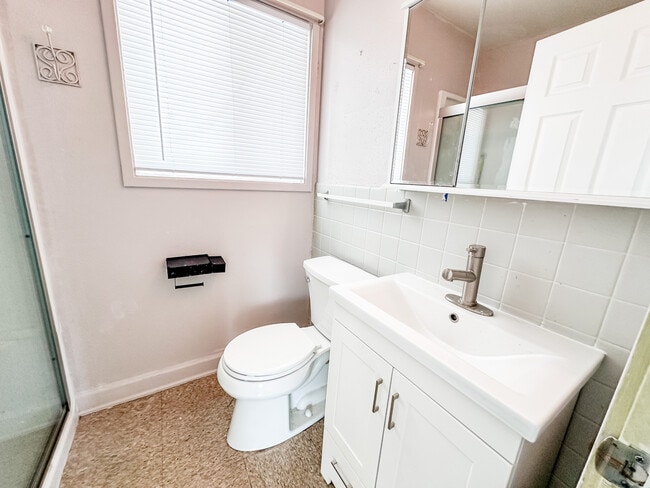 Building Photo - 41026 Gunter Ct