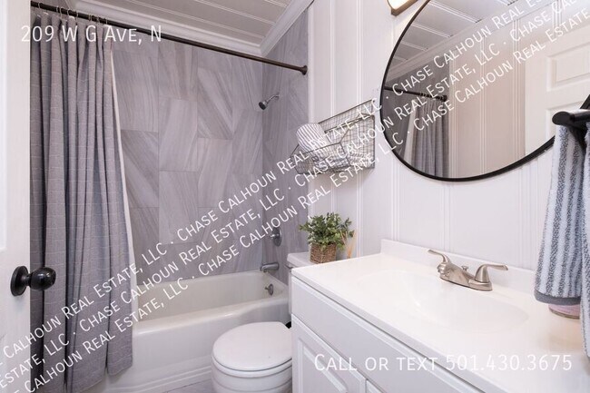 Building Photo - 209 W G Ave