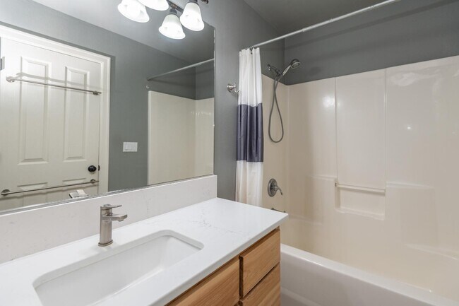 Building Photo - 61170 Hubble St