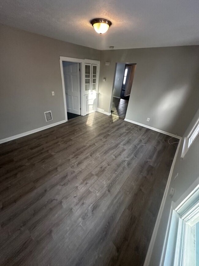 Building Photo - 8 Morgan St