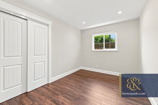 Building Photo - 1042 Madison Ave