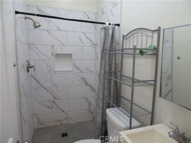 Building Photo - 3923 Normandie Ave