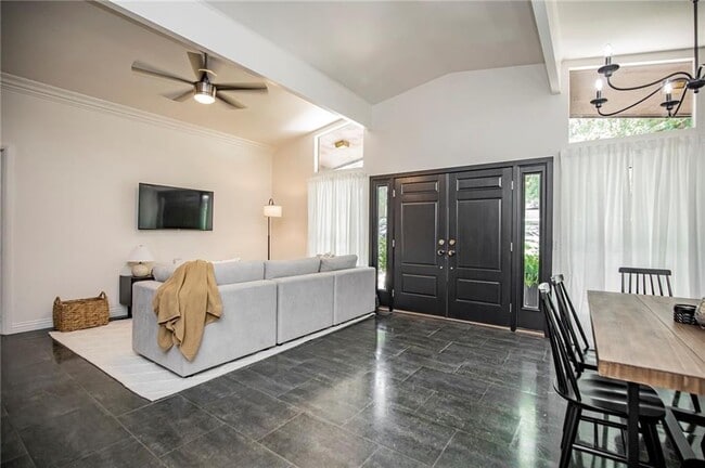 Building Photo - 1 Rader Ln