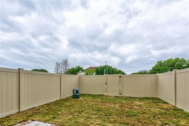 Building Photo - 402 Conservation Dr