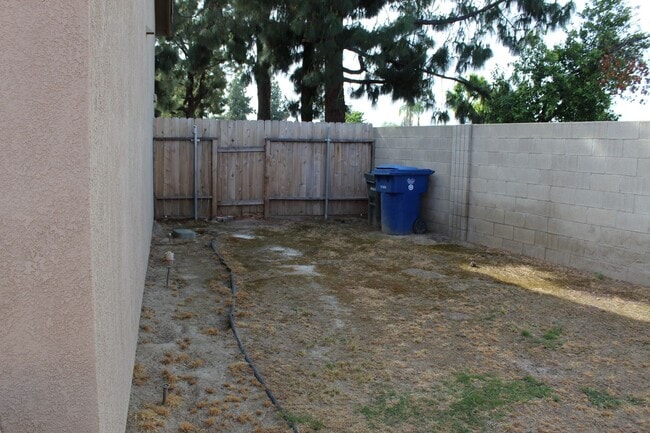 Building Photo - Silver Creek Home