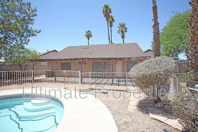 Building Photo - 6853 N 78th Ave