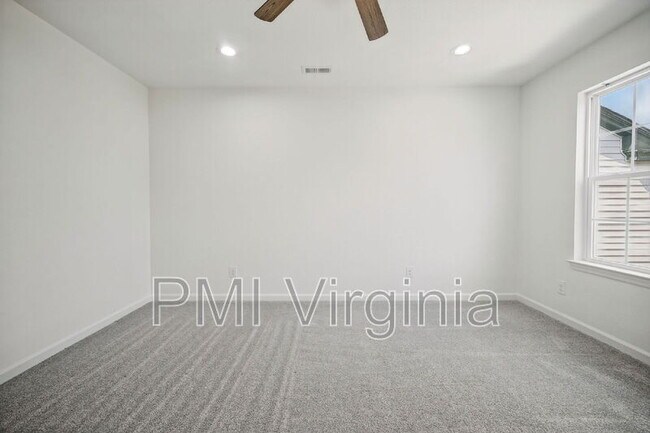 Building Photo - 105 Gilmerton Ave
