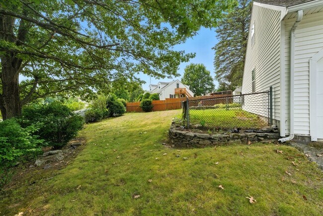 Building Photo - 178 Massasoit Rd