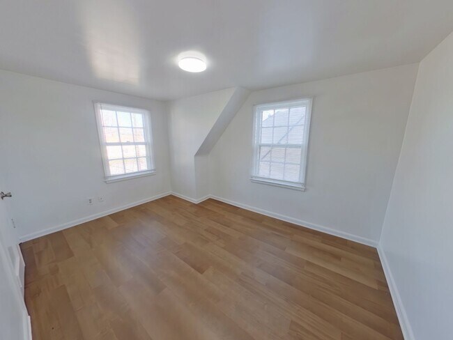 Building Photo - 707 S Hydraulic Ave