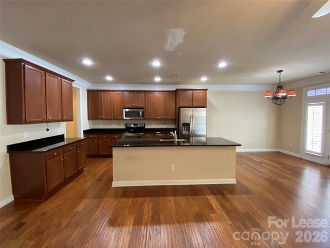 Building Photo - 9916 Evergreen Terrace Drive