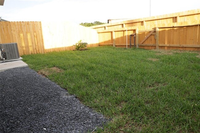 Building Photo - 27943 Western Crk Ct