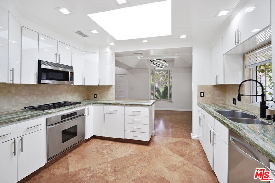 Kitchen & Dining - 2350 Malcolm Ave