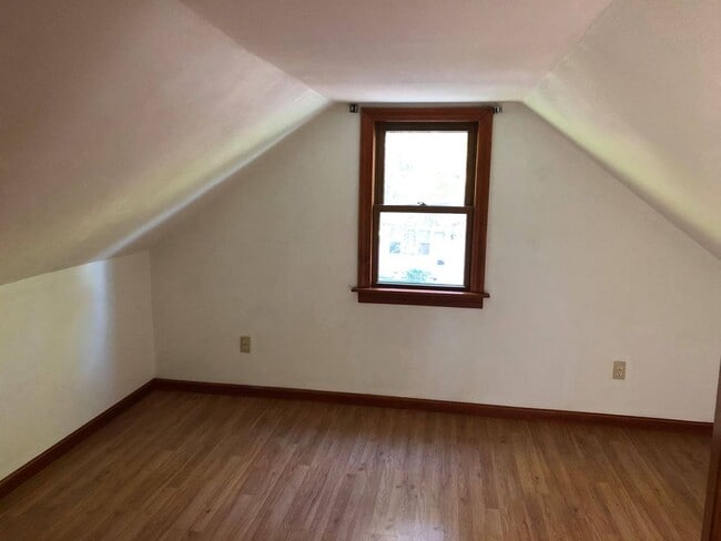 Building Photo - 811 Plumer St