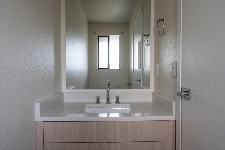 Building Photo - 21511 4th Ave W