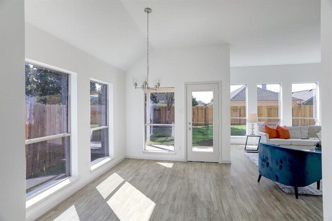 Building Photo - 26815 Lakeridge Park Ln