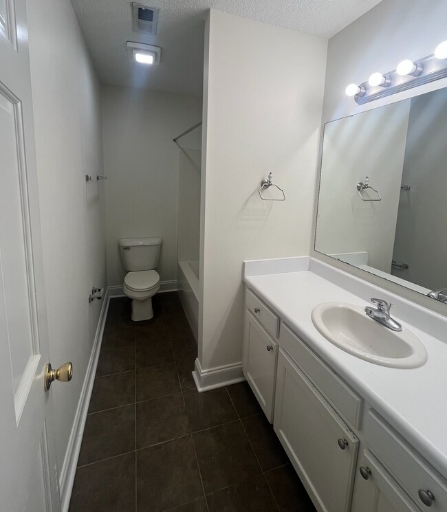 Building Photo - 108 Bentwood Cir