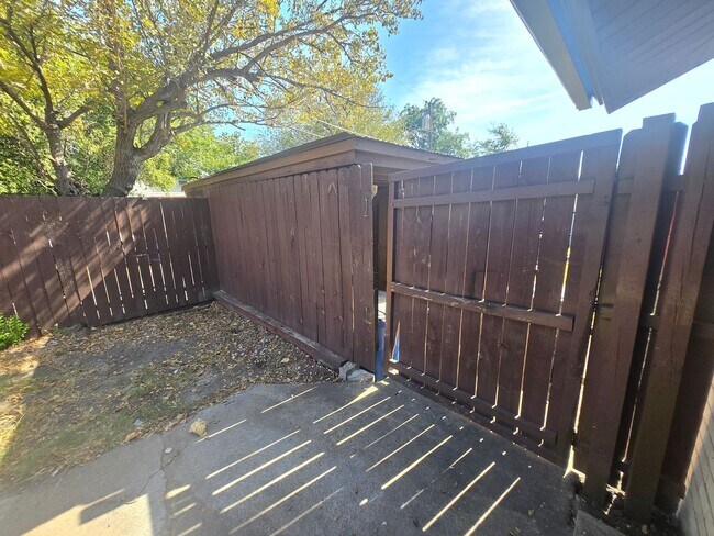 Building Photo - 13439 Blossomheath Ln
