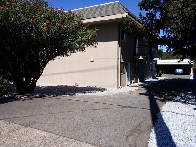 Building Photo - Beautifully Renovated 2 Bedroom 1-Bath Apartment – Private Patio • Downstairs Unit • Prime Location