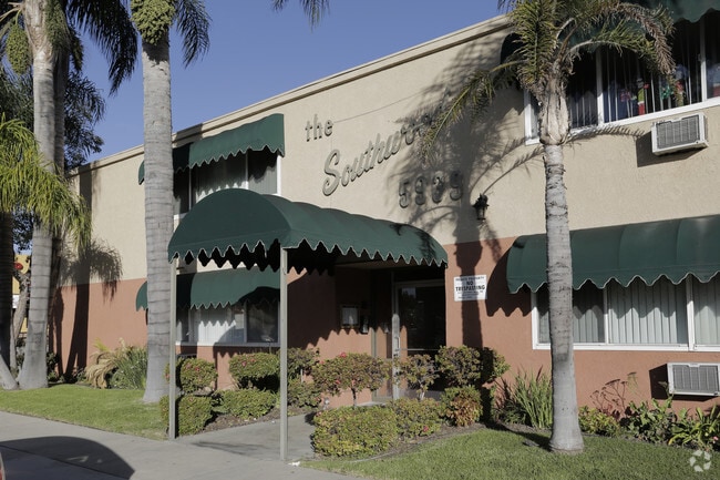 Southwood - Southwood Apartments