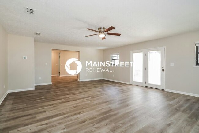 Building Photo - 3 Bedroom Pet-Friendly Home in JACKSONVILLE, FL with Main Street Renewal