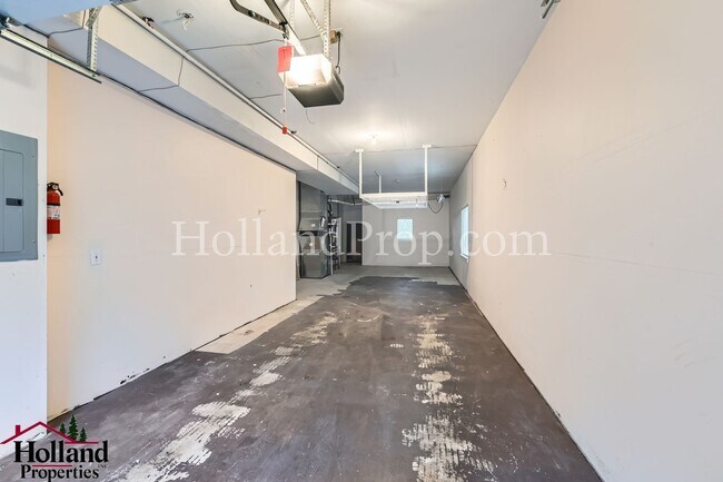 Building Photo - Spacious Home with High Ceilings and Modern Comforts!