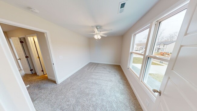 Building Photo - Spacious & Updated 3/2.5 Home Near Fort Ca...