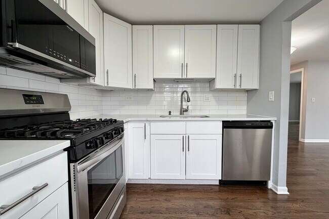 Building Photo - 1346 Forestdale Ct