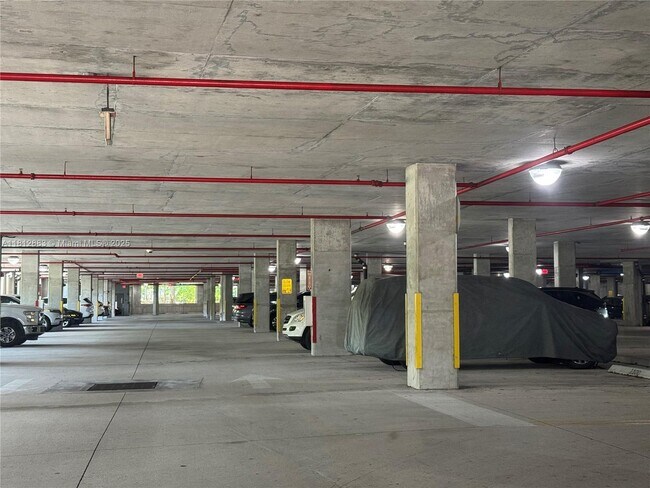 Building Photo - 2641 N Flamingo Rd