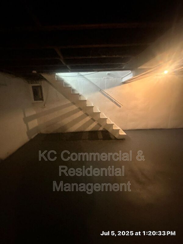 Building Photo - 1705 N Lynn St