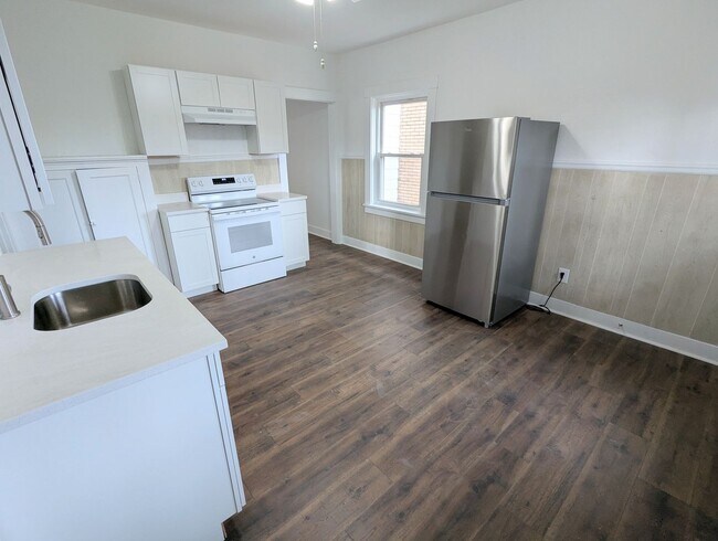 Building Photo - Win4027