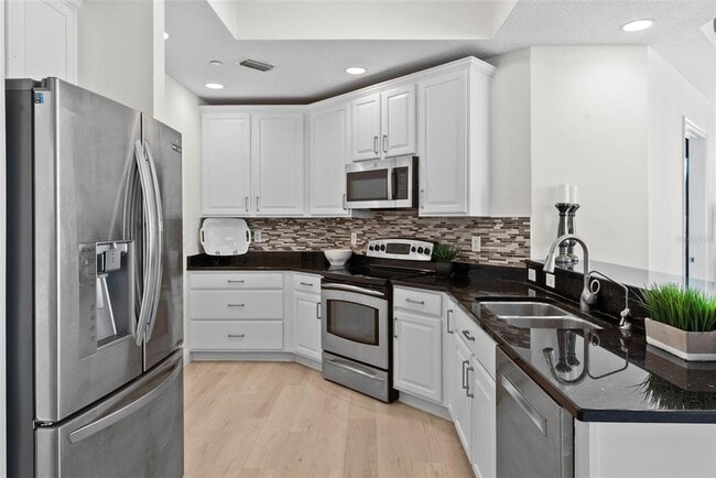 Building Photo - 449 S 12th St