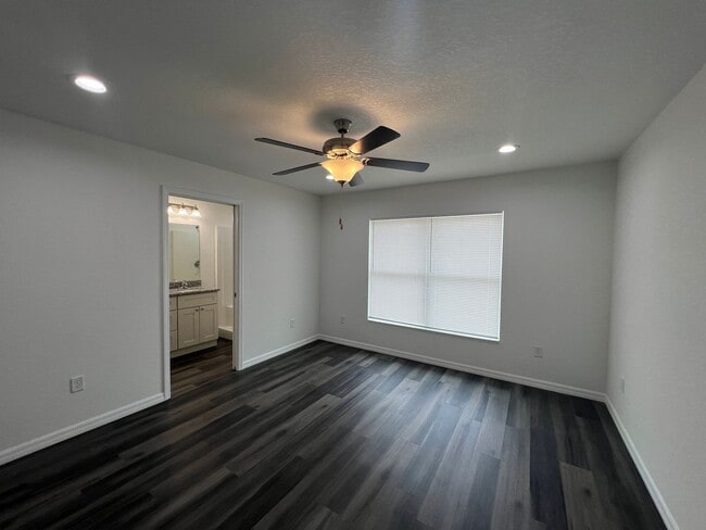 Building Photo - Beautifl Bedroom / 2 Bath Home in Ocklawaha!