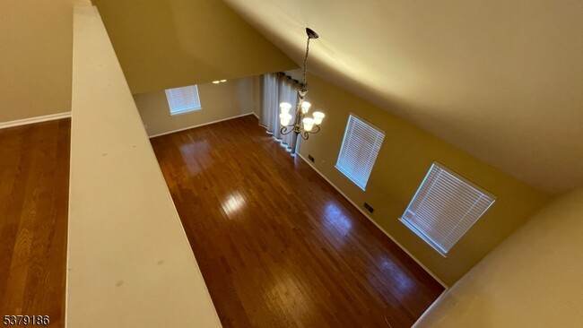 Building Photo - 12 Independence Ct