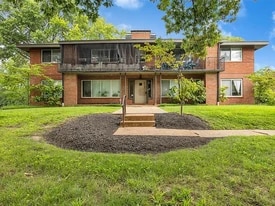 Building Photo - 8227 Delmar Blvd