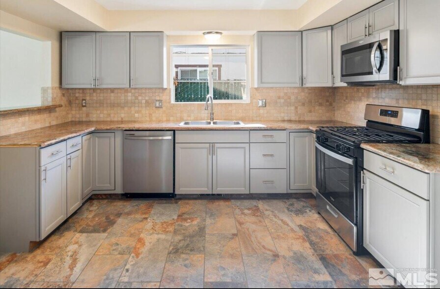 Building Photo - 630 Teel St