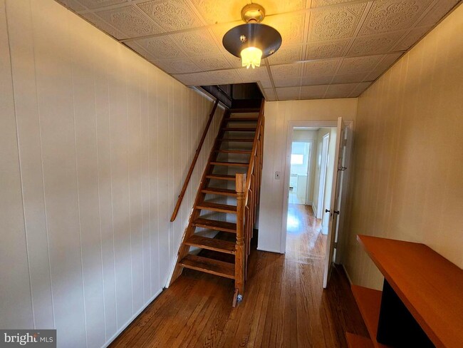 Building Photo - 203 Wilden Dr
