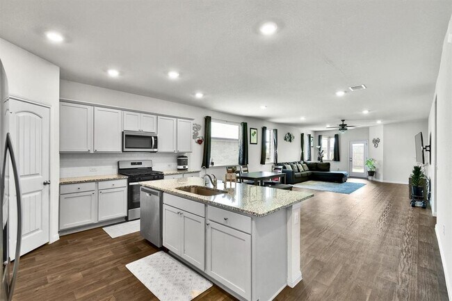 Building Photo - 116 Charles Trl