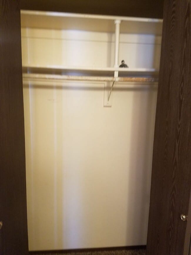 Building Photo - *LEASE TAKEOVER* 1 Bed, 1 Bath condo in Park Place Apartments