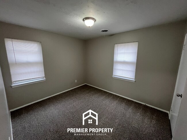 Building Photo - 2983 Cherry Rd